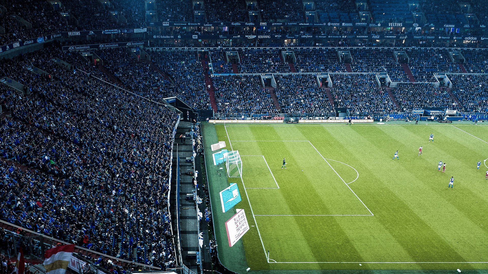 队员个性展现：欧冠比赛中的精彩场外花絮，欧冠人员